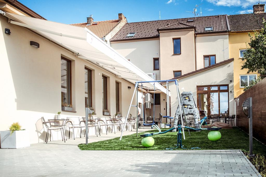 Penzion Vino Hruska Veselí nad Moravou المظهر الخارجي الصورة
